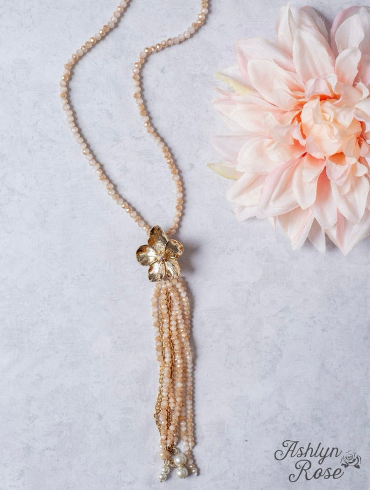 Impress me flower necklace