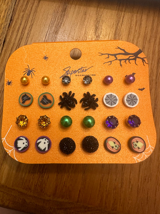 Spooky earrings set