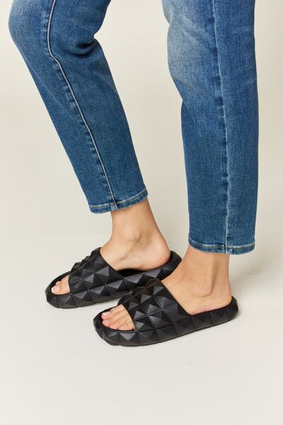 WILD DIVA Pyramid Stud Toe Band Footbed Sandals